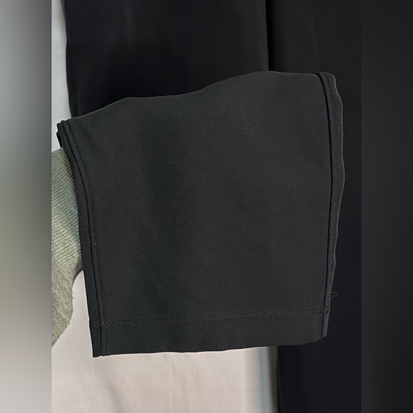 ✨LIKE NEW✨ Lululemon On The Fly Pant Woven 27" Black | Travel | Activewear - Picture 8 of 12